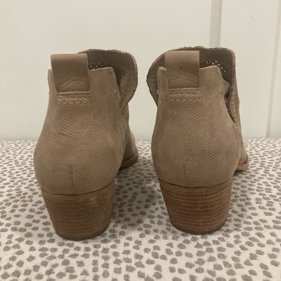 Dolce Vita Sonya Booties - Picture 8 of 13